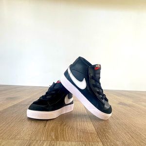 Nike Blazer Mid '77
Baby/Toddler Shoes (Size 7c)